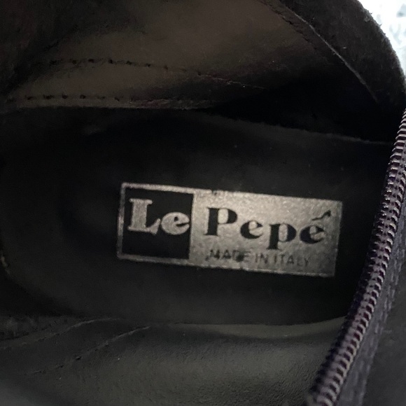 Like new Le Pepe Knee high suede boots!Charcoal 💕 - Picture 4 of 8